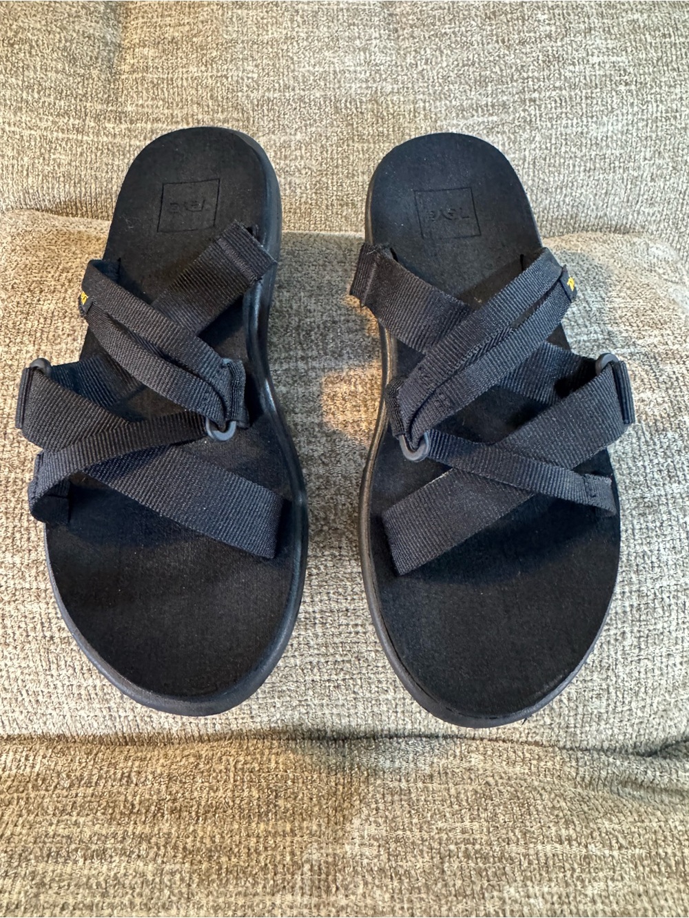 Teva Voya Women’s Slide Sandal in black Size 6